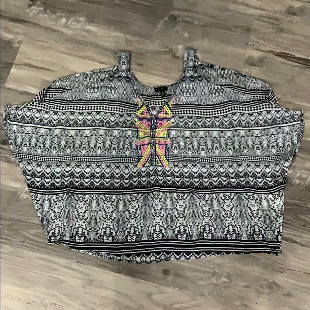 Jessica Simpson boho shirt small open shoulders